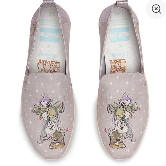 Toms Shoes - 🆕 NWT Toms Disney Seven Dwarfs Shoes Size 5